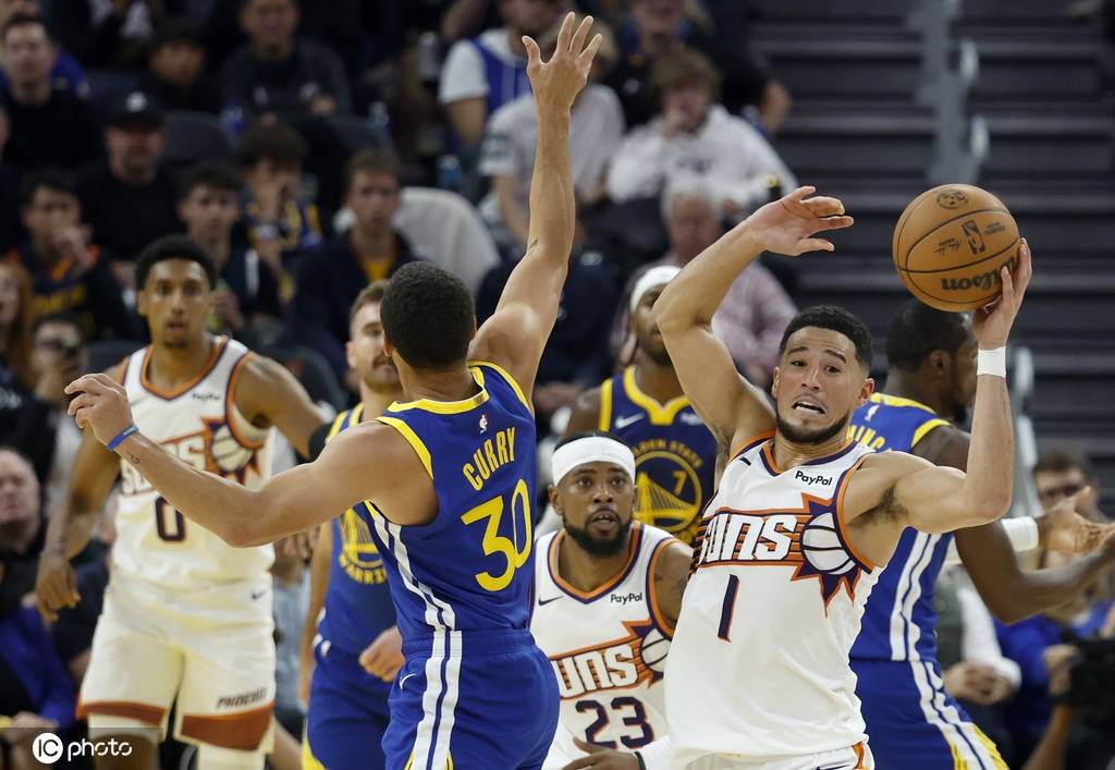 皇冠信用网足球代理_库里28+4巴特勒背伤退赛 布克38分勇士射落太阳