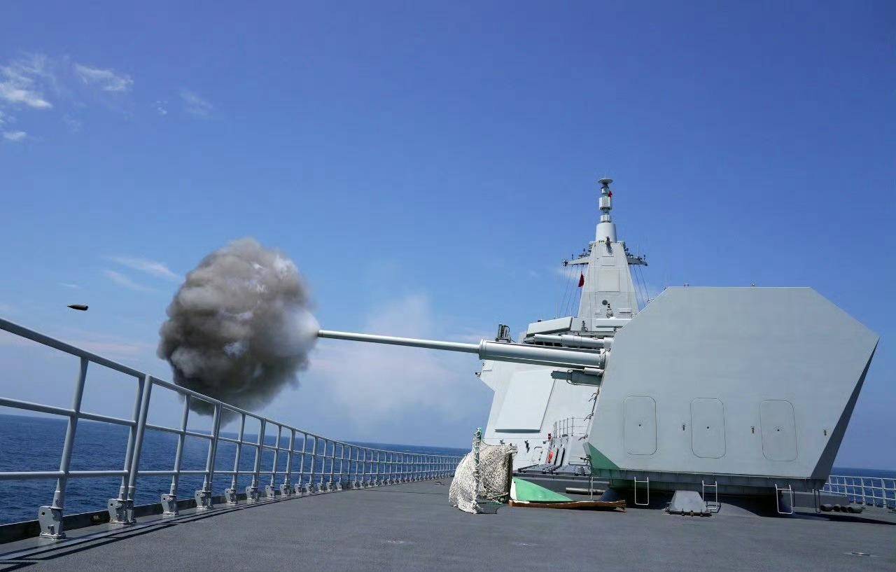 皇冠信用网怎么注册_美军再度遭遇耻辱时刻：中国海军6艘战舰包围皇冠信用网怎么注册，815舰插入南海演习