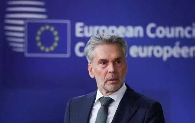 正版皇冠信用网代理_大结局要来？荷兰体面认输正版皇冠信用网代理，或恢复中方CEO职位，特朗普“弃卒保帅”，美国罕见退了一步