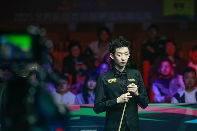 皇冠信用盘结算日是哪天_吴宜泽10比6击败希金斯首夺排名赛冠军 成中国第十位排名赛冠军得主