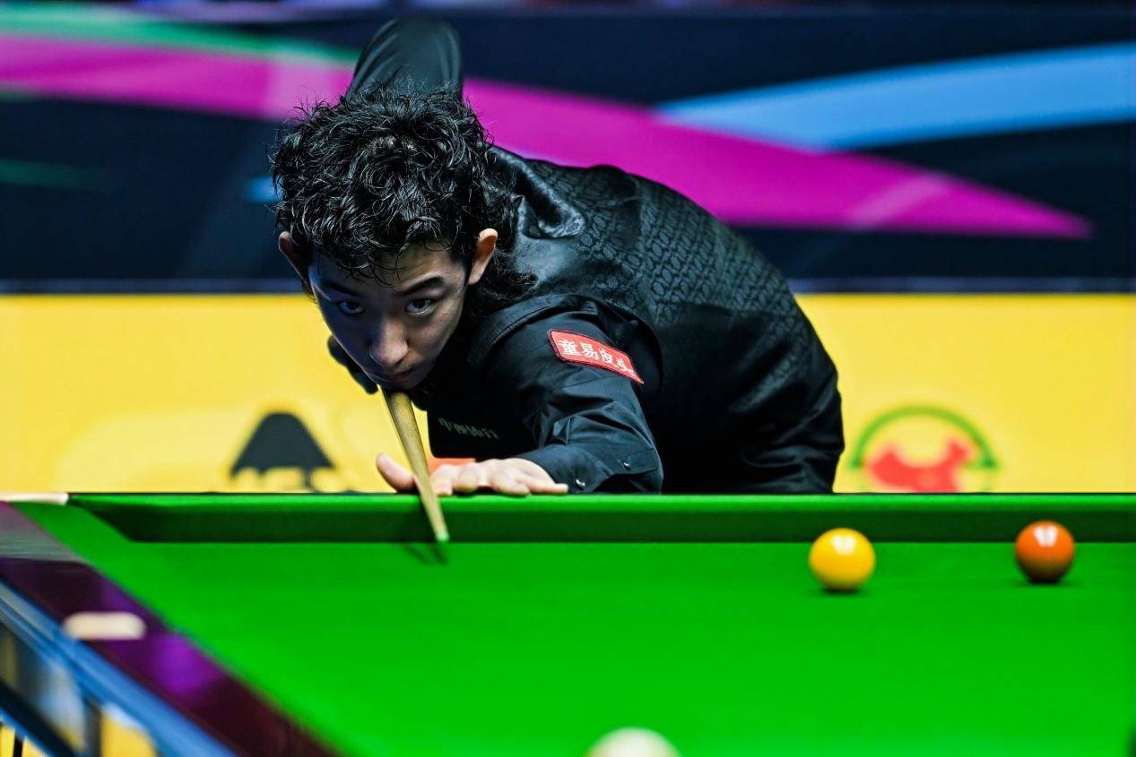 皇冠信用盘需要押金吗_斯诺克国锦赛新王加冕 中国小将吴宜泽南京登顶夺生涯首冠