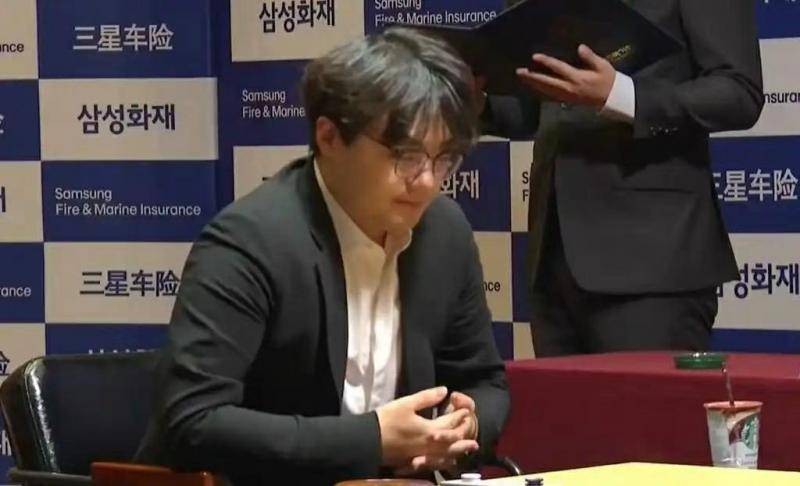 买球的正规网站
_三星杯|“00后”廖元赫首夺世界冠军 AI辅助训练功不可没