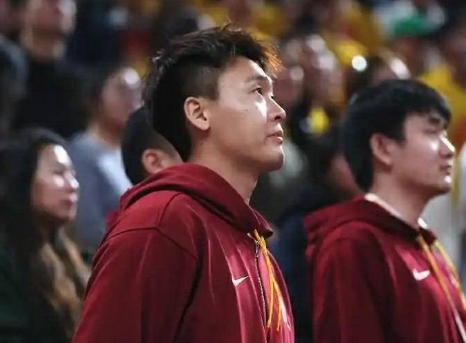 皇冠信用网代理_男篮世预赛｜中国男篮带13名球员赴韩国 赵睿随队出征