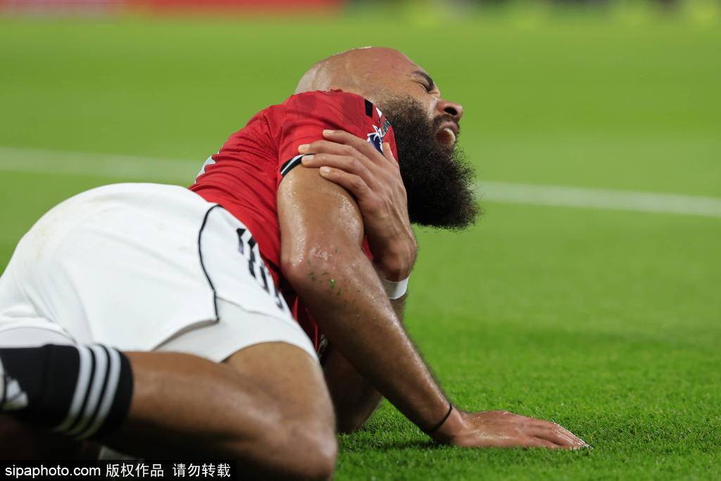 皇冠信用网址_利桑德罗复出！曼联中卫82分钟替补登场皇冠信用网址，背后故事与战术深度分析