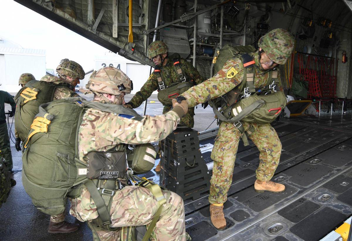 皇冠信用网登3代理注册_中日关系剑拔弩张之际皇冠信用网登3代理注册，英国不远千里为日本拱火，与自卫队演练联合夺岛！