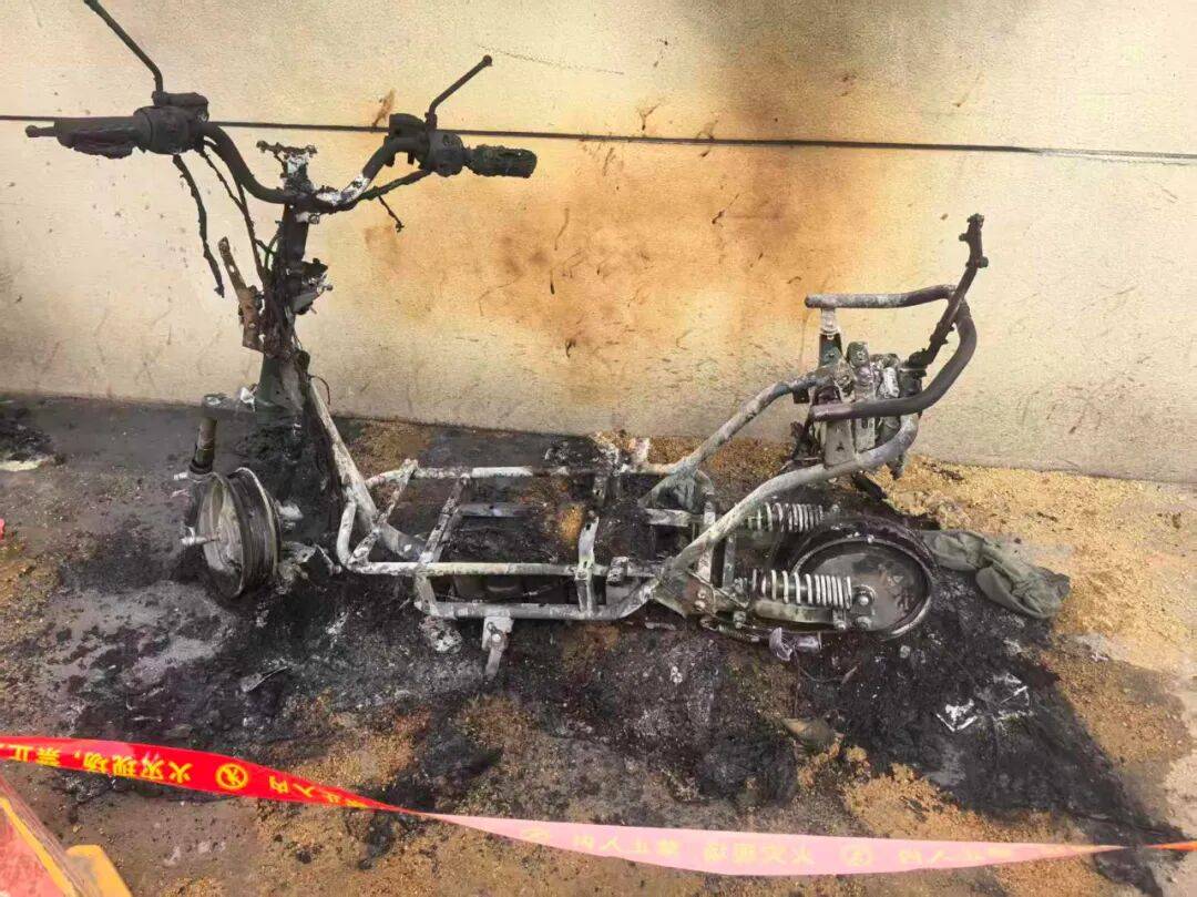 皇冠会员网址_集中曝光皇冠会员网址！郑州市2025年11月共发生13起电动自行车火灾！