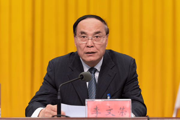 五大联赛排名
_在昆明市副市长、常务副市长、市长五大联赛排名
,曲靖市委书记,云南省委常委等职务上,李文荣非法收受他人财物,数额特别巨大