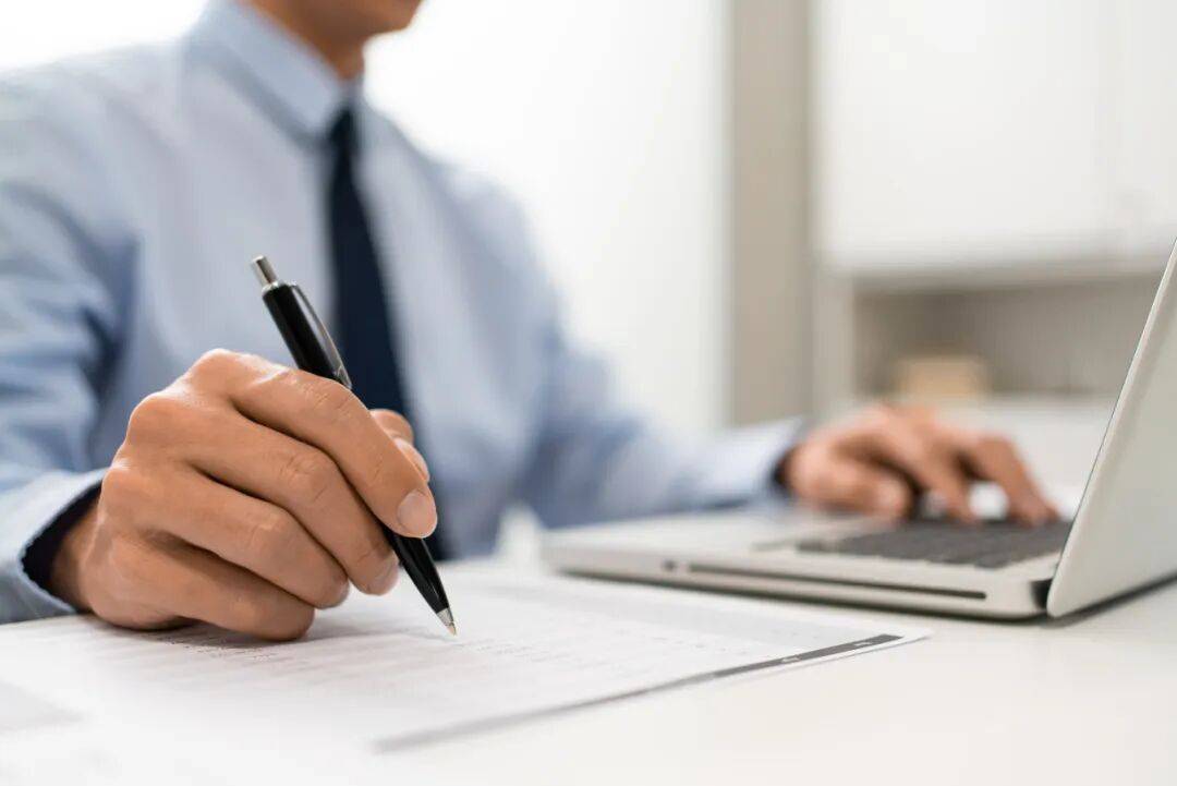 皇冠体育官网
_工程师拒绝调岗至流水线操作工皇冠体育官网
,仍在原岗打卡被辞退,法院判了