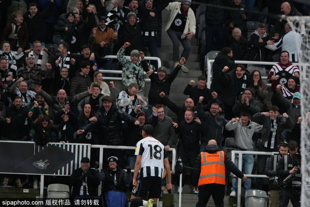 皇冠信用盘代理流程
_卡里克执教曼联的辉煌:英超拿分榜首皇冠信用盘代理流程
,红魔重焕生机!