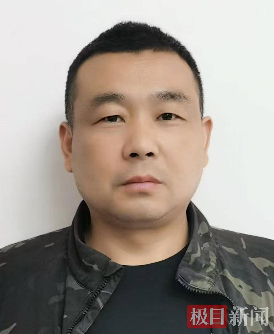 皇冠信用网登1,登2,登3出租_放弃几十万年收入返乡皇冠信用网登1,登2,登3出租，“倒贴钱”买车作公用，53岁“吉普书记”突然离世，200余民众自发送别